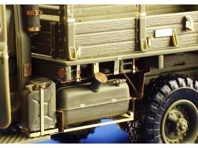 ZiL-157  6x6 Military Truck 1/35 - Trumpeter - image 10