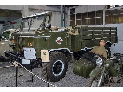 GAZ-66B Soviet 4x4 2t truck for airborne forces - image 12