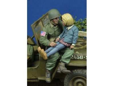 Us Paratrooper With Small Girl 1944-45 - image 1
