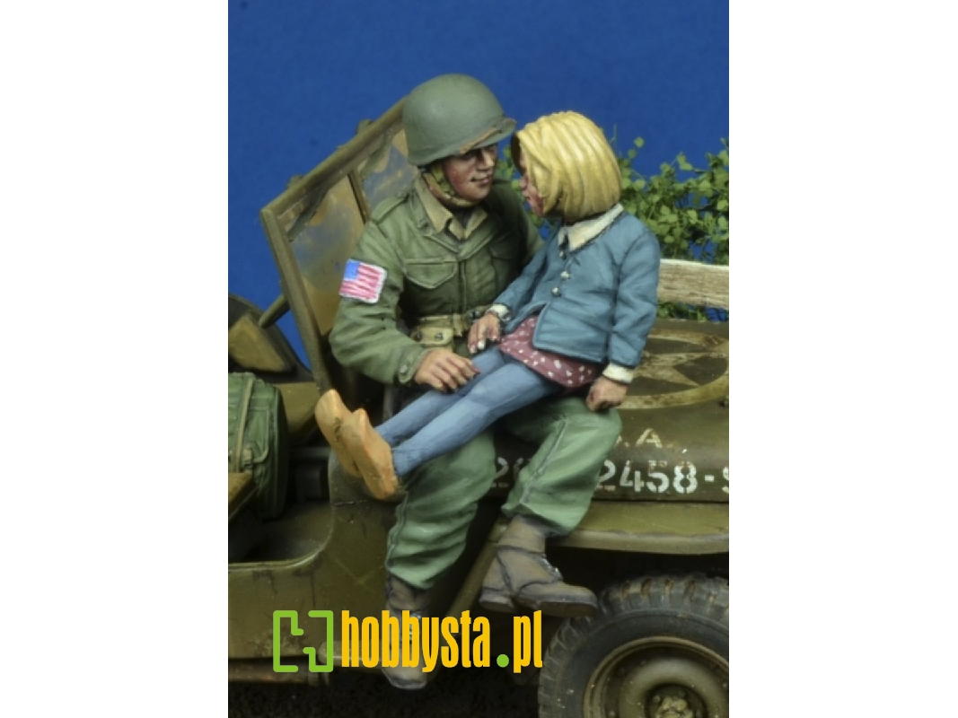 Us Paratrooper With Small Girl 1944-45 - image 1