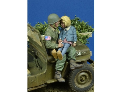Us Paratrooper With Small Girl 1944-45 - image 2
