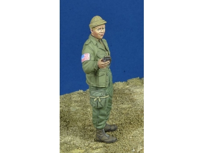 Us Paratrooper Giving Chocolate Bar 1944-45 - image 2