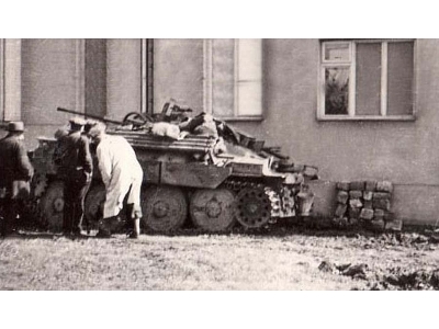 German Bergepanzer Hetzer With 2cm Flak Late - Standard Edition - image 2