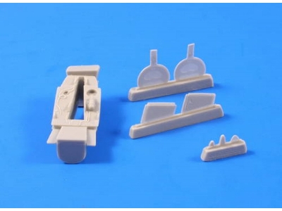 P-39D-Q Airacobra  Front Wheel Bay & Main Wheel Bays Covers 1/48 - image 1