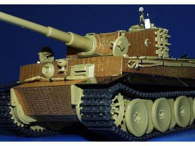 Zimmerit Tiger I Mid.  Production 1/35 - Academy Minicraft - image 7