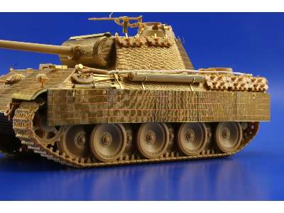 Schurzen Panther Ausf. G 1/48 - Tamiya - image 3