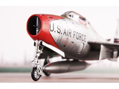 F-84f Thunderstreak 'us Sweep-wing Fighter' - image 7