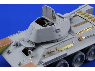 T-34/76 Model 1942 1/48 - Hobby Boss - image 10