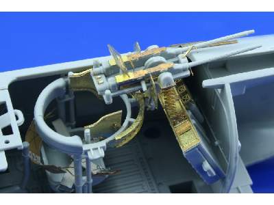 SBD-3/4 rear interior 1/32 - Trumpeter - image 7