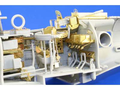 SBD-5 rear interior S. A. 1/32 - Trumpeter - image 11