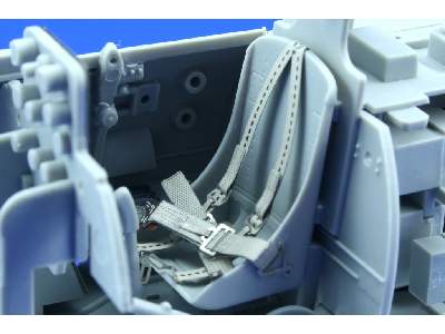 SBD late seatbelts 1/32 - Trumpeter - image 2