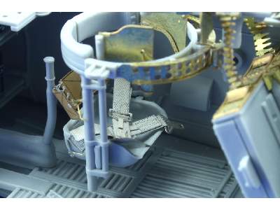 SBD late seatbelts 1/32 - Trumpeter - image 3