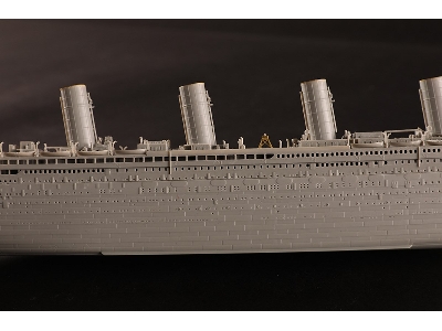 Titanic - image 20