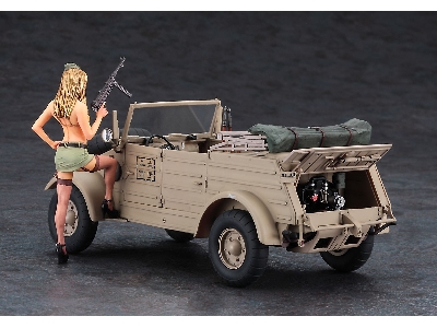 52273 Pkw.K1 Kübelwagen Type 82 (Balloon Tire) W/Blonde Girl's Figure - image 3