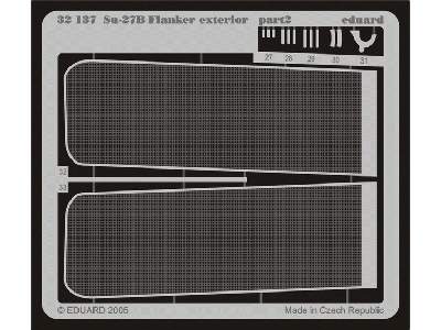 Su-27 Flanker B exterior 1/32 - Trumpeter - image 3