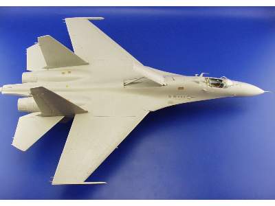 Su-27 Flanker B exterior 1/32 - Trumpeter - image 9