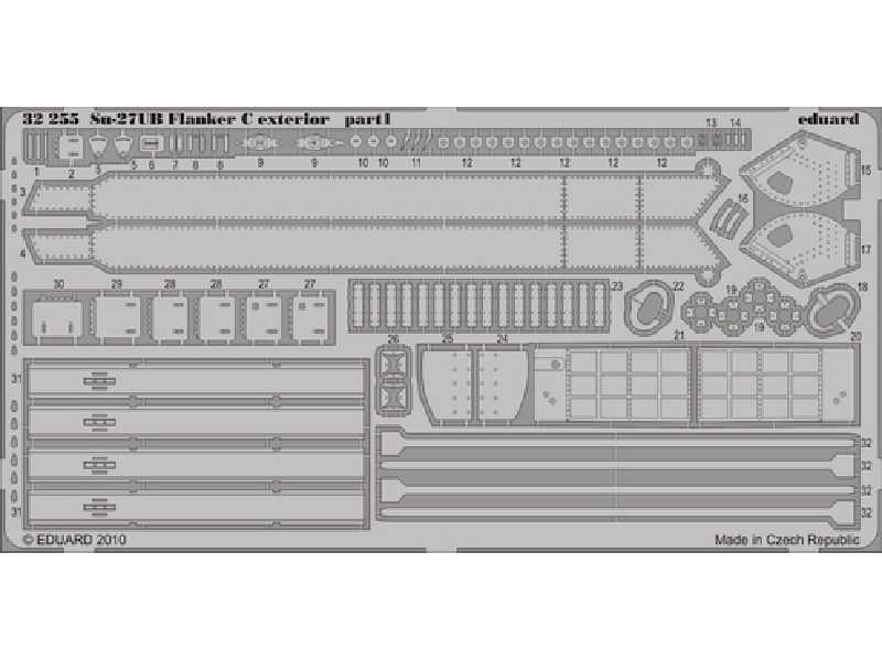 Su-27UB Flanker C exterior 1/32 - Trumpeter - image 1