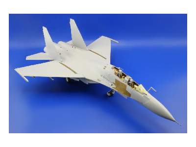 Su-27UB Flanker C exterior 1/32 - Trumpeter - image 7