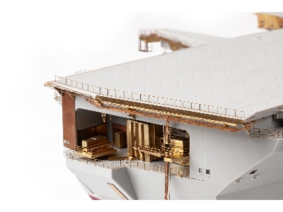 USS Nimitz CVN-68 PART II 1/350 - TRUMPETER - image 14