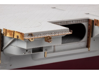 USS Nimitz CVN-68 PART II 1/350 - TRUMPETER - image 20