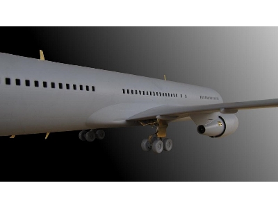 Boeing 767-300 (Designed To Be Used With Zvezda Kits) - image 2
