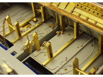 TBF/ TBM bomb bay 1/32 - Trumpeter - image 7