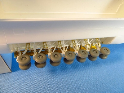 Antonov An-225 Mrija - Wheels And Landing Gear Details (Designed To Be Used With Revell Kits) - image 3
