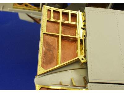 TBF/ TBM landing flaps 1/32 - Trumpeter - image 5