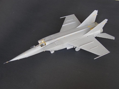Mikoyan Mig-25 Rbt / Rb / Pd / Rbf Exterior (Designed To Be Used With Icm Kits) - image 2