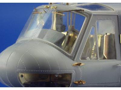 UH-1C exterior 1/35 - Academy Minicraft - image 6
