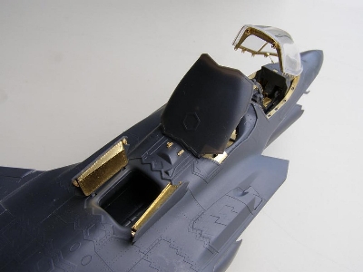 Lockheed-martin F-35 B Lightning Ii Interior (Designed To Be Used With Kitty Hawk Model Kits) - image 4