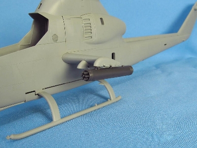 Xm157 2.75 Inch Rocket Launcher (For Ah-1g icm, Special Hobby And Revell Kits) - image 1
