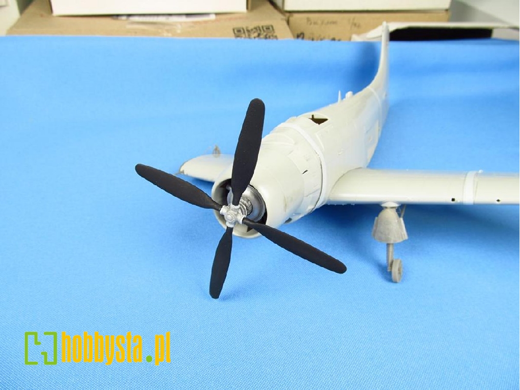 Douglas A-1 H/j Skyraider - Propeller Set (Designed To Be Used With Tamiya Kits) - image 1