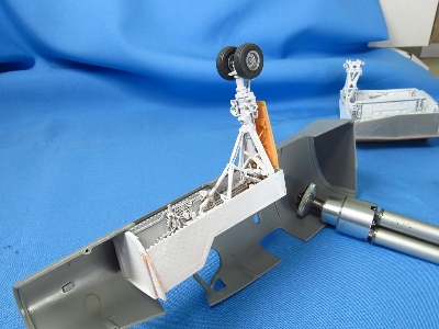 Rockwell B-1 B Lancer - Landing Gears Set With Wheels Bay (For Revell Kits) - image 20