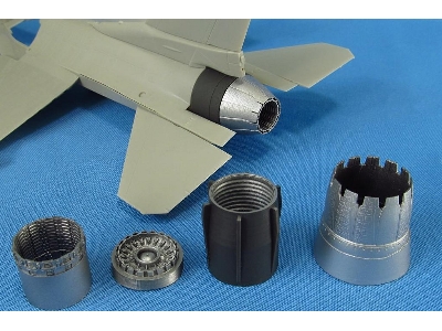 Lockheed-martin F-16 C - Opened Jet Nozzle For Engine F110 (Designed To Be Used With Tamiya Kits) - image 1