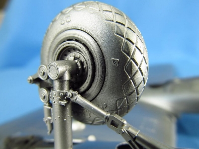 Boeing B-17 F/g Flying Fortress - Wheel Wells (Designed To Be Used With Monogram And Revell Kits) - image 4