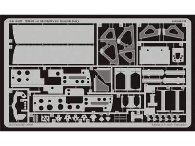 SB2C-4 bomb bay 1/48 - Accurate Miniatures - image 1