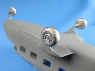 Antonov An-28 - Landing Gears With Wheels (Designed To Be Used With A-model Kits) - image 5