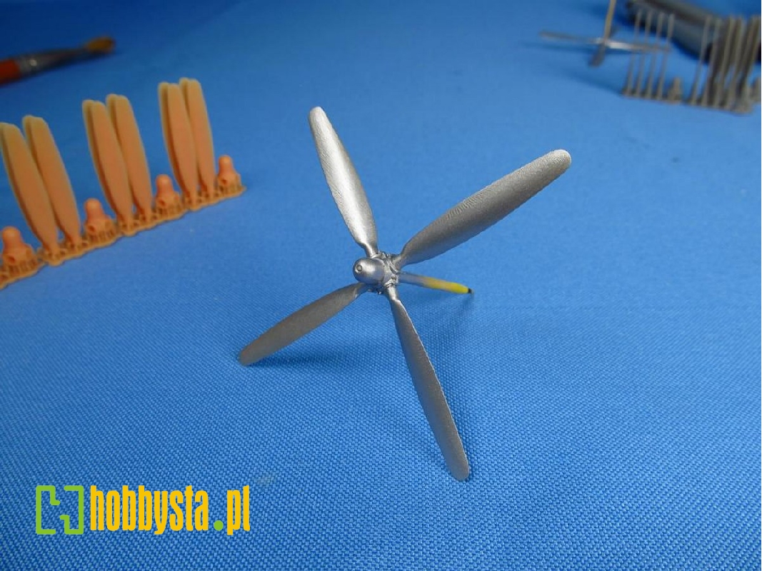 Consolidated B-24 / Boeing B-29 Superfortress - Hamilton Standard Propellers (3d-printed) - image 1