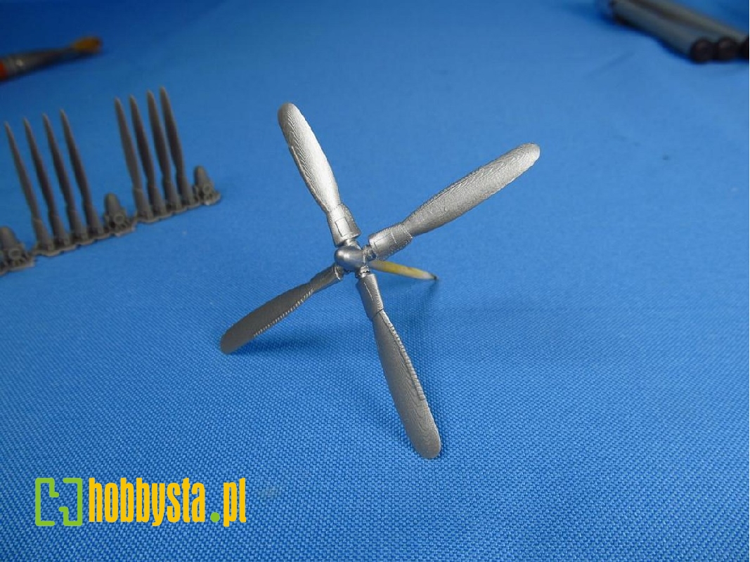 Boeing B-29 Superfortress - Propellers Set Late Type (For Academy And Airfix Kits) - image 1