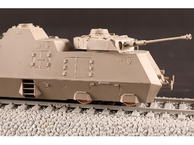 Panzerjager-triebwagen 51 - image 18
