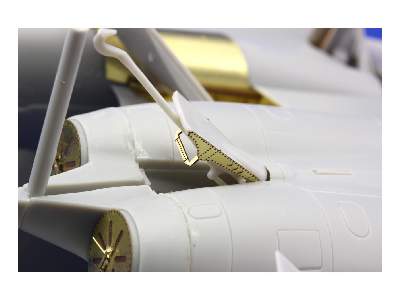 Sea Vixen landing flaps,  folded wing 1/48 - Airfix - image 8