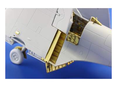 Seafire F. XVII landing flaps 1/48 - Airfix - image 2