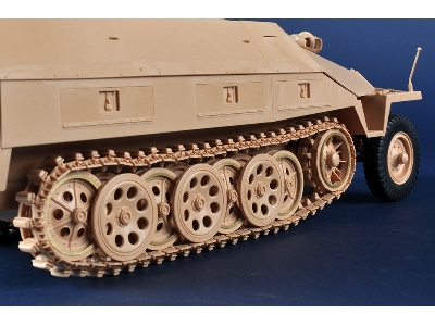 Sd.Kfz 251/22d - image 13