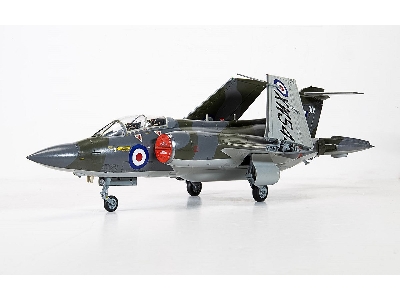 Blackburn Buccaneer S.2B - image 10