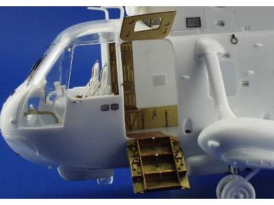 SH-3 interior 1/48 - Hasegawa - image 3