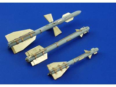 Soviet AA Missile set MiG-29/ Su-27 1/48 - Academy Minicraft - image 5