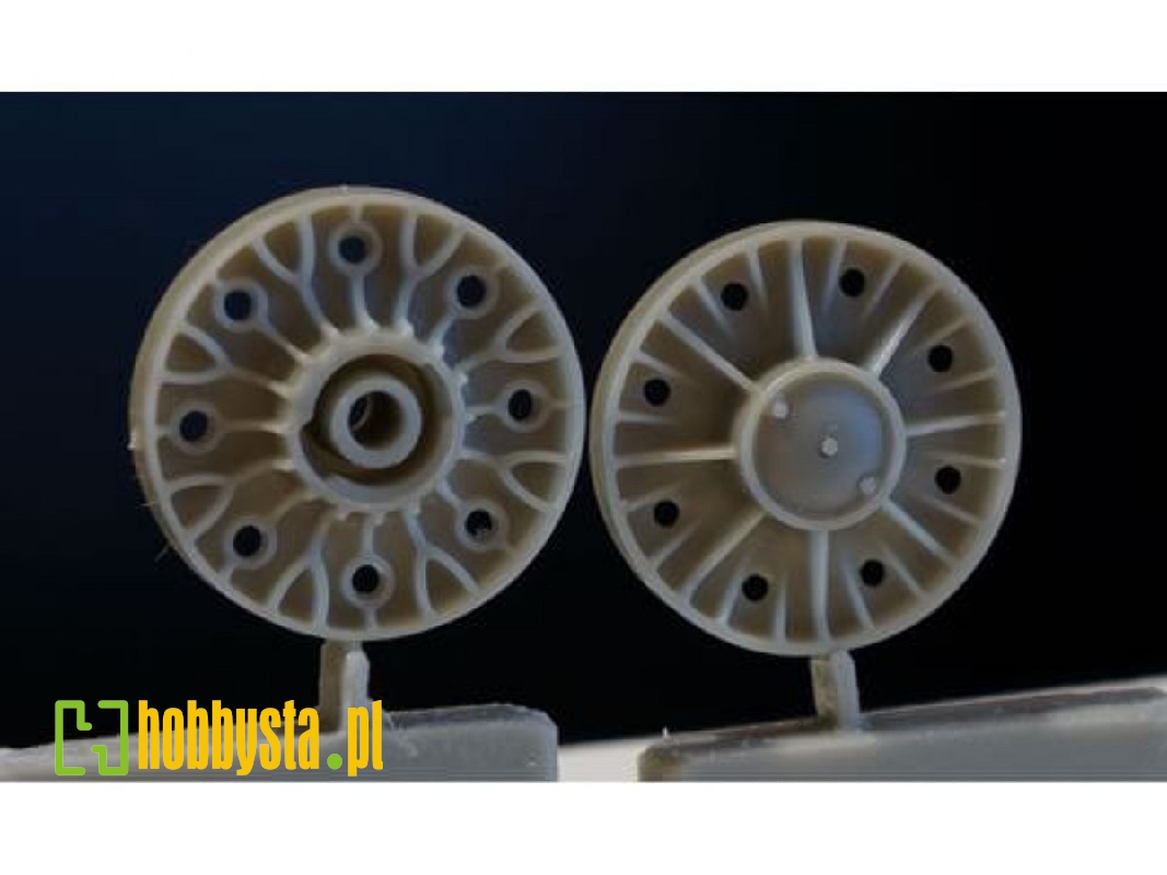 Ground Wheels Set For Kv-85 And Su-122 - image 1