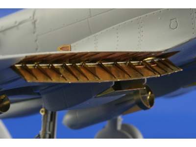 Spitfire Mk. XVI landing flaps 1/48 - Italeri - image 3