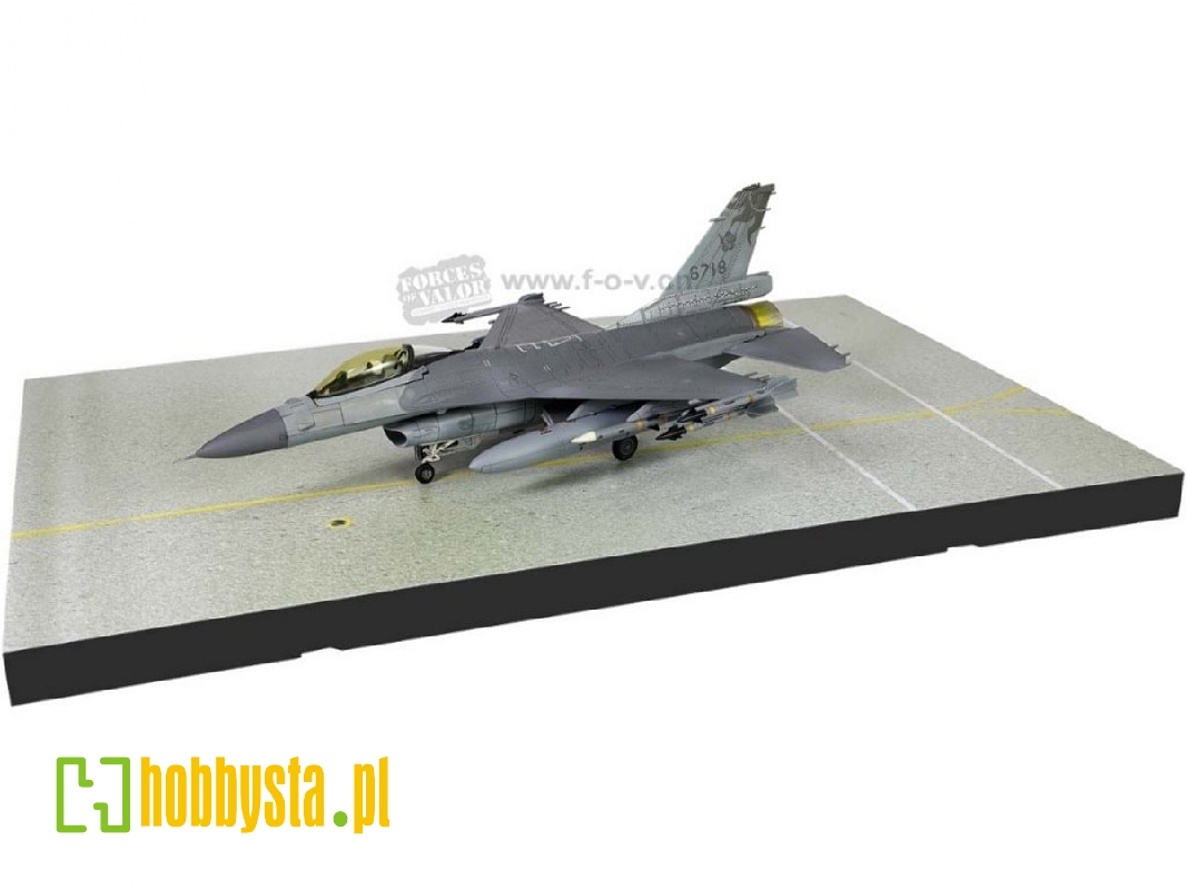 Lockheed Martin F-16 Viper Block 20 - Rocaf, 401st Tfw, 12th Trg, Hualian Ab - image 1